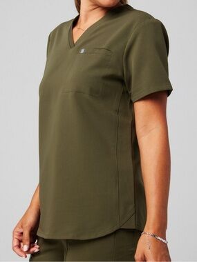 Fabletics 1-Pocket Scrub Top
